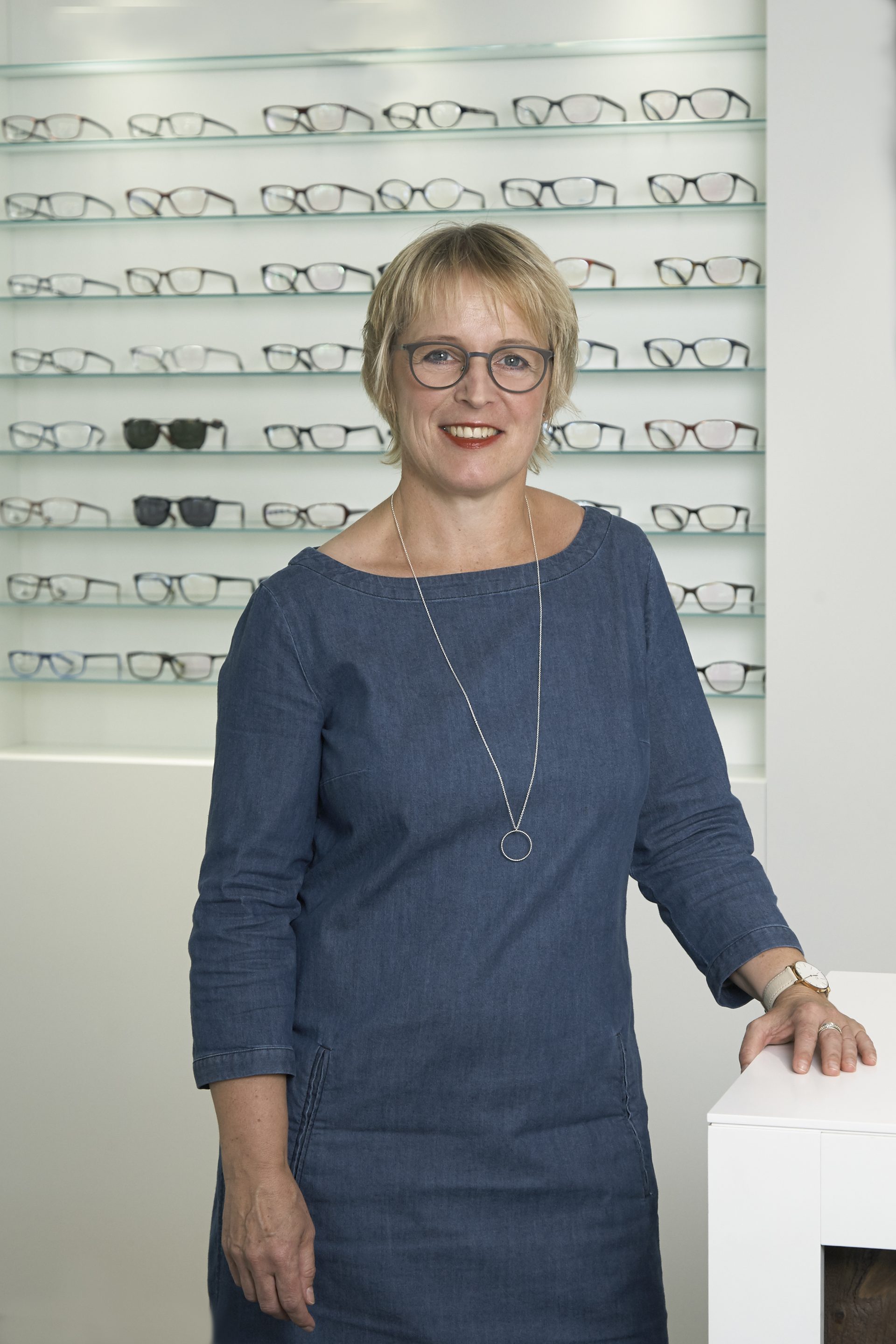 Maike Petersen, Augenoptikermeisterin